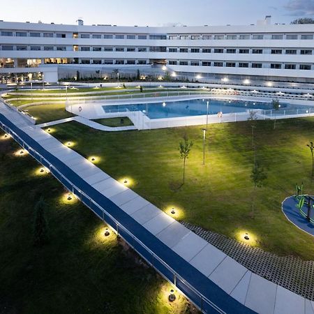 Student Experience Madrid Pozuelo - Luxury Hostel Pozuelo de Alarcón Esterno foto