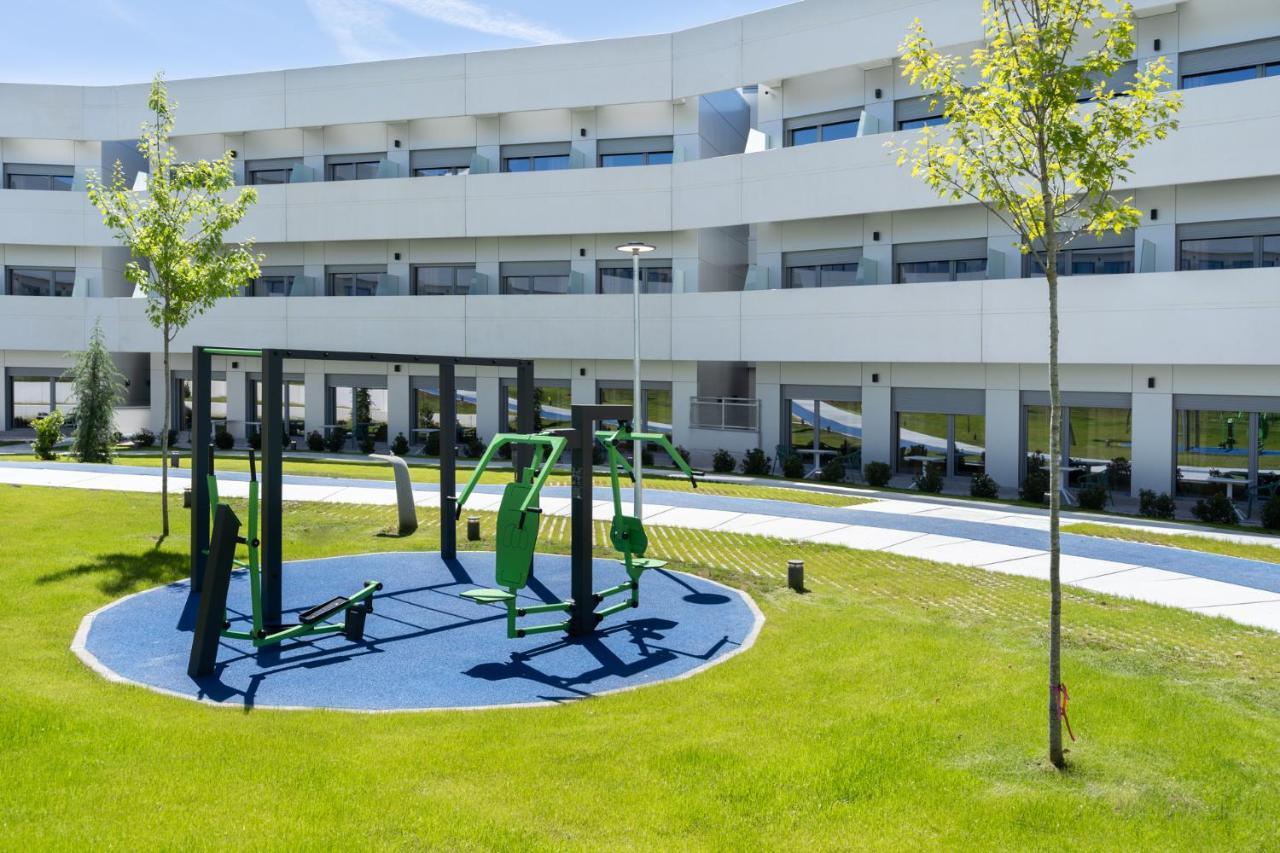 Student Experience Madrid Pozuelo - Luxury Hostel Pozuelo de Alarcón Esterno foto