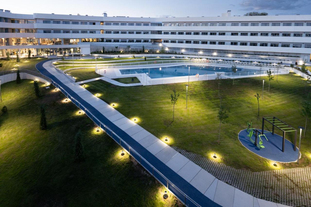 Student Experience Madrid Pozuelo - Luxury Hostel Pozuelo de Alarcón Esterno foto