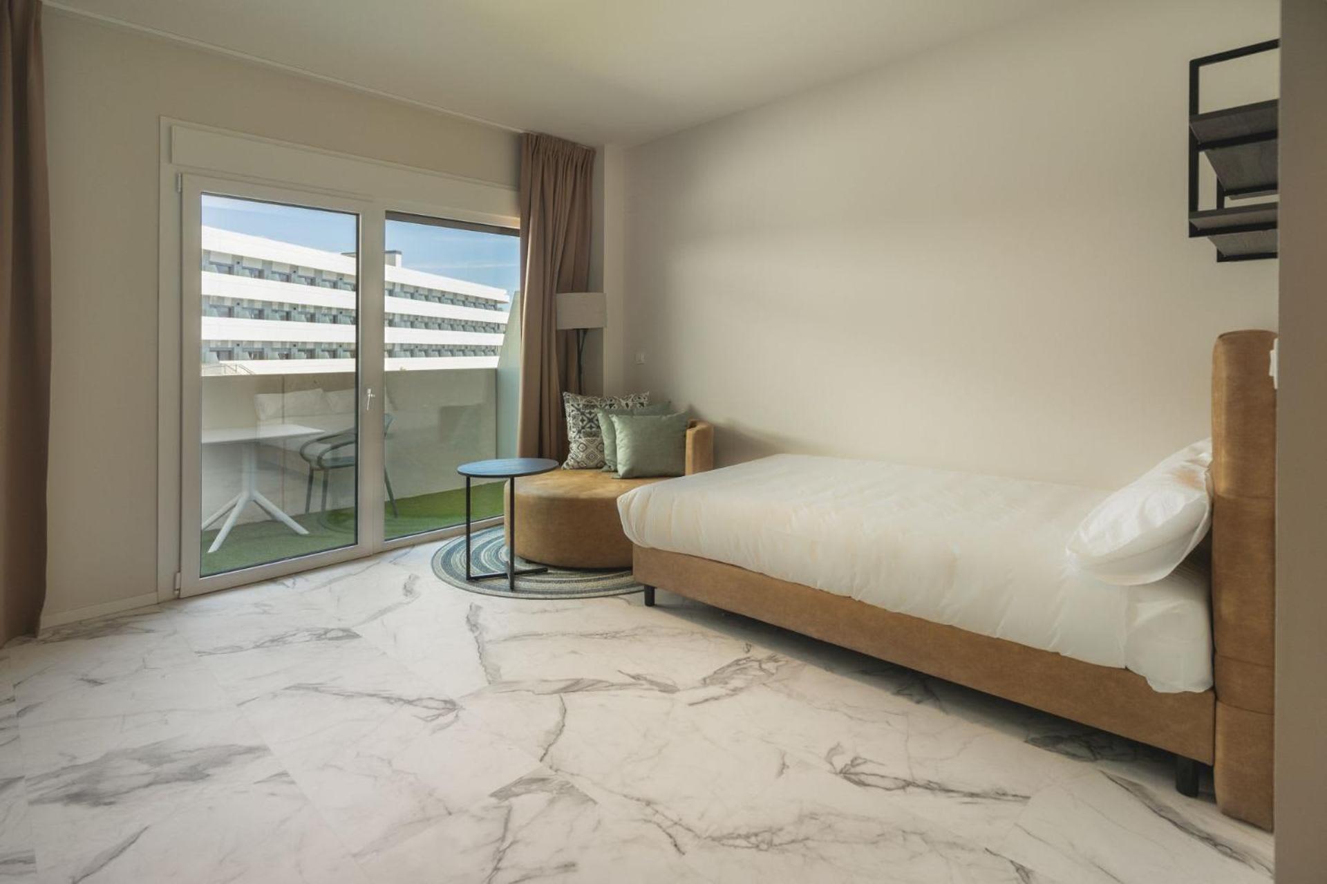 Student Experience Madrid Pozuelo - Luxury Hostel Pozuelo de Alarcón Esterno foto