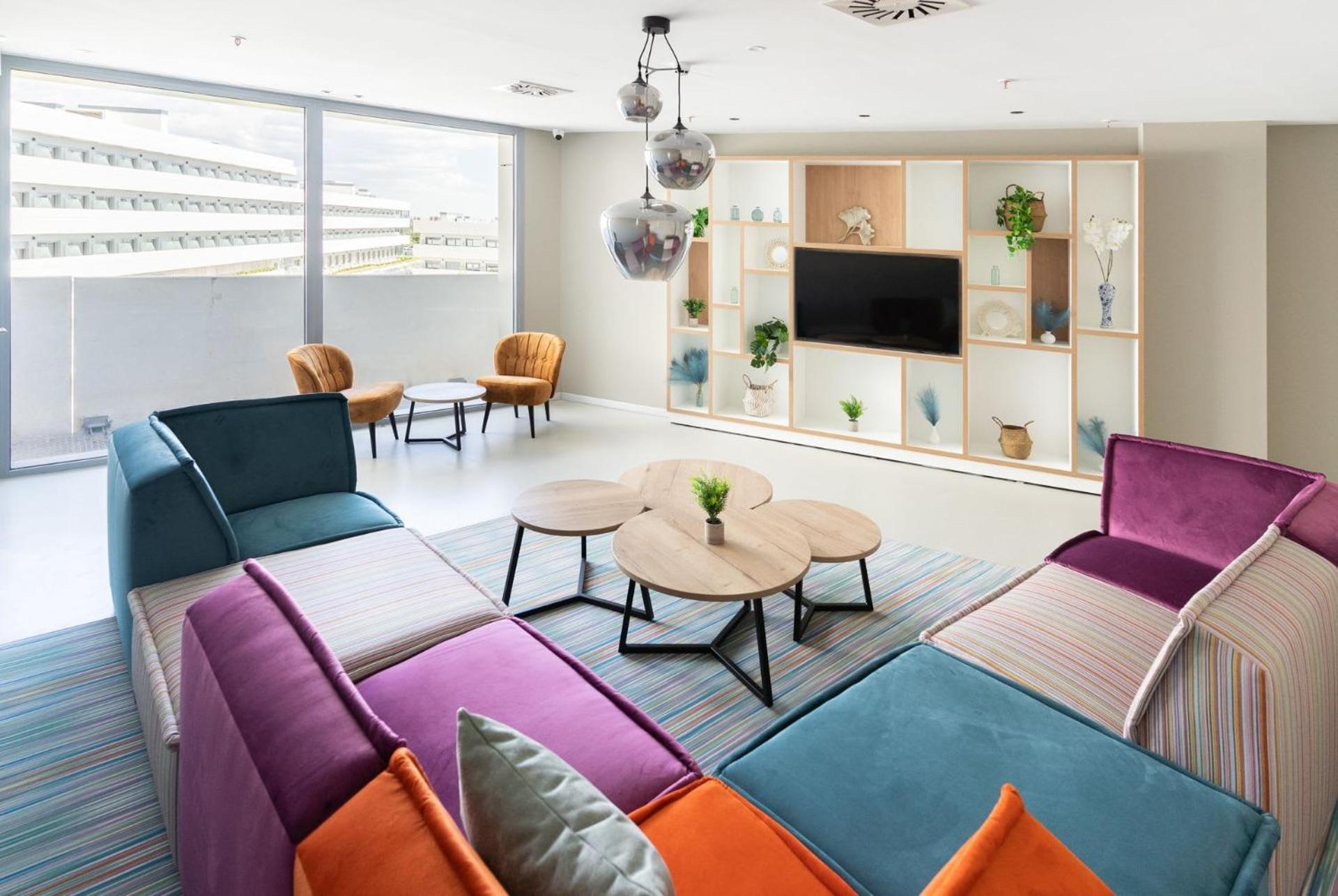 Student Experience Madrid Pozuelo - Luxury Hostel Pozuelo de Alarcón Esterno foto